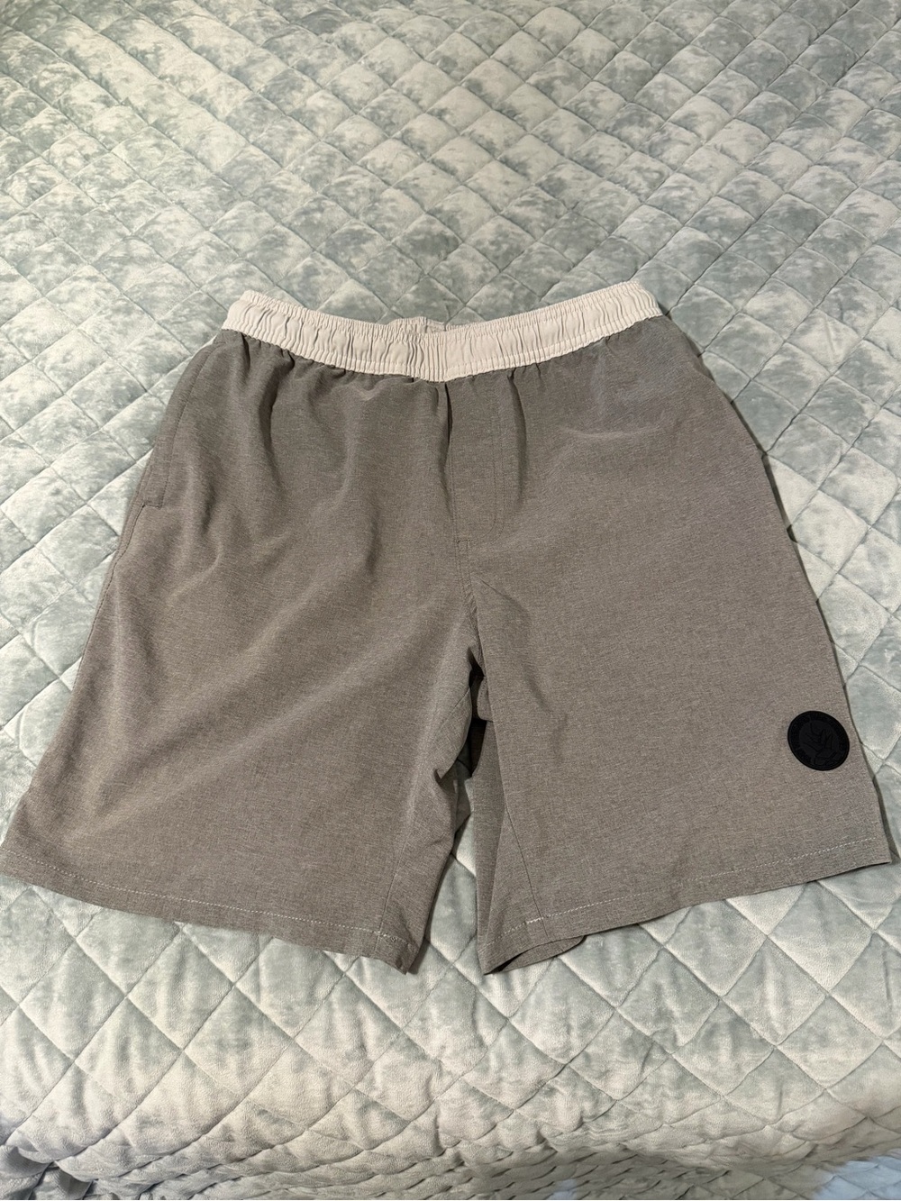 Chubbies Men's Everywear Performance Shorts Grey 7 inch Inseam Size Small